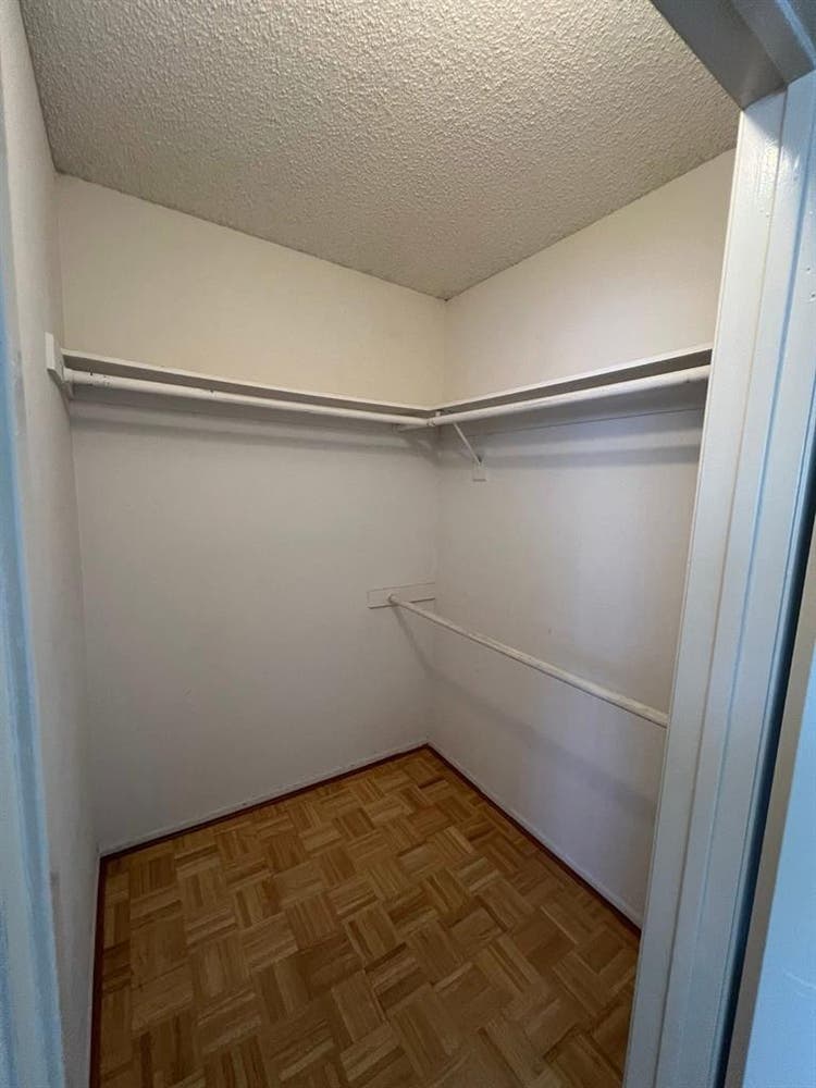 Roommate wanted - Master room