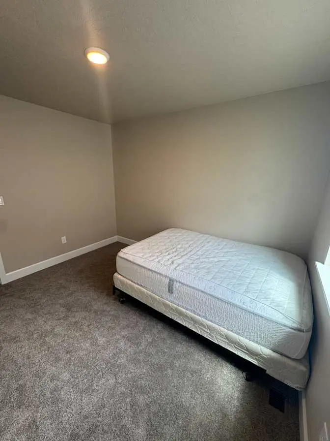 Room Available in New Townhome!