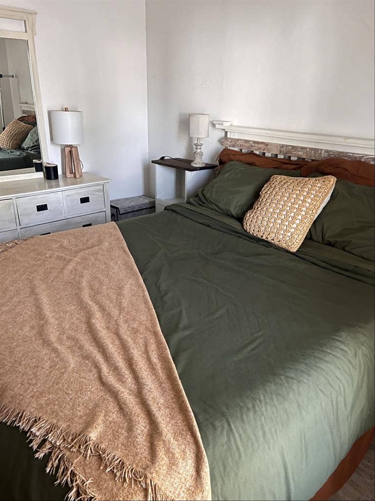 Roommate Private Bath & Room