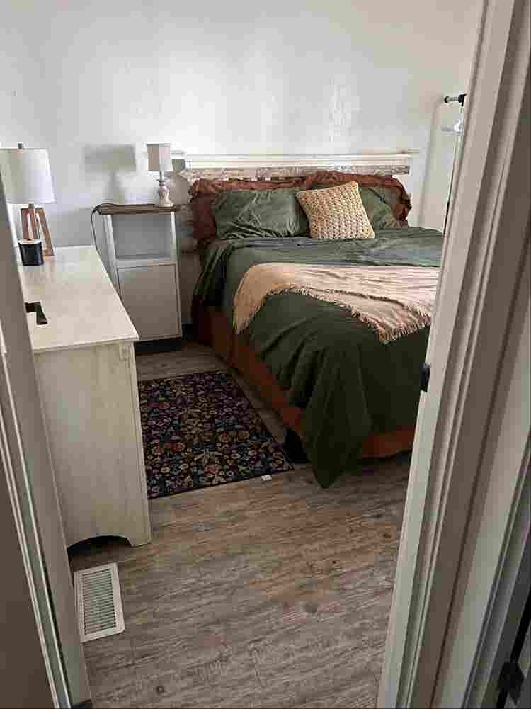 Roommate Private Bath & Room