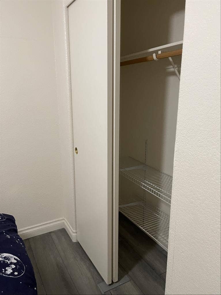 Rooms For Rent - Henderson near bus