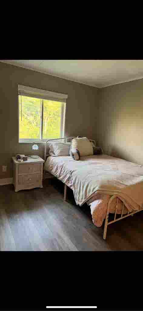 Seeking female roommate