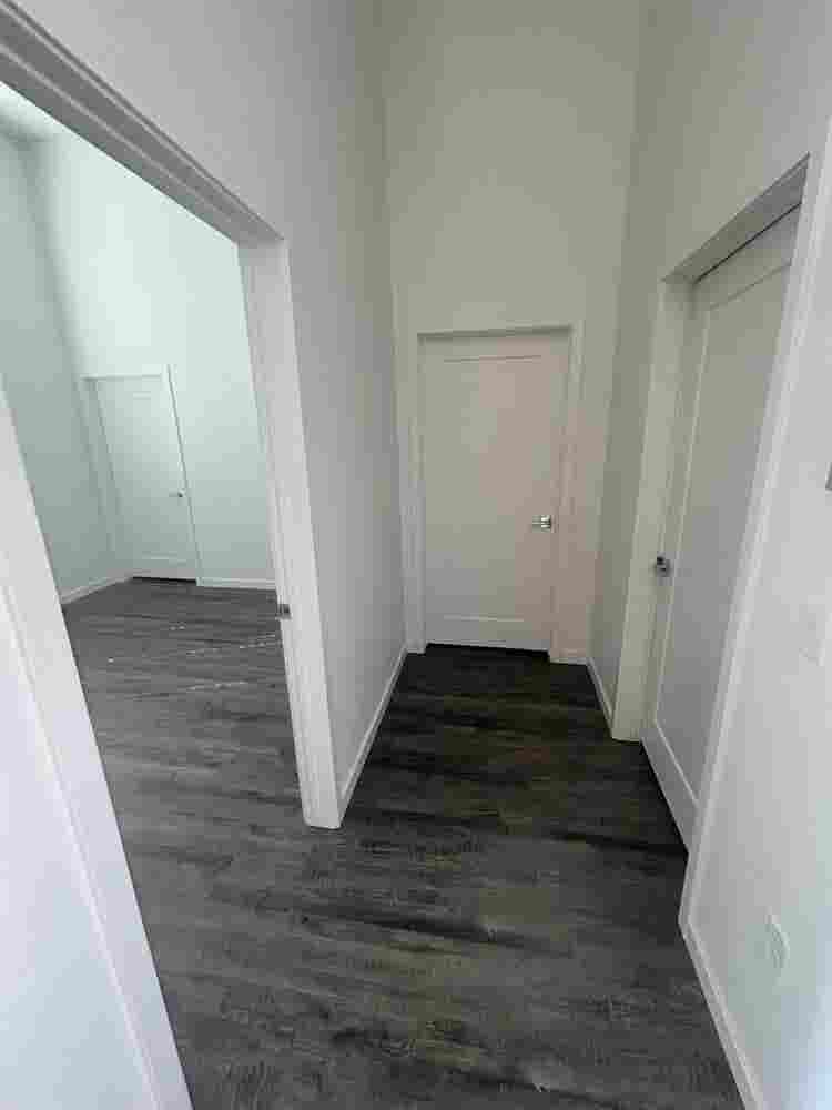 Seeking roommatee