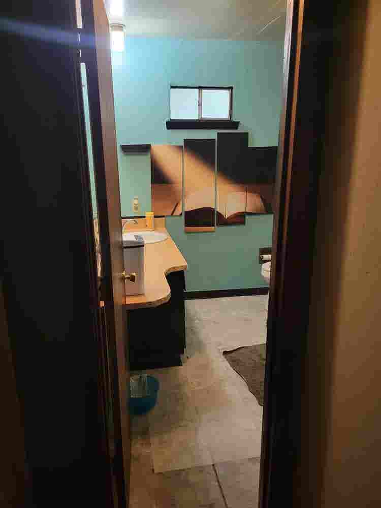 Room for rent in Hutchins $