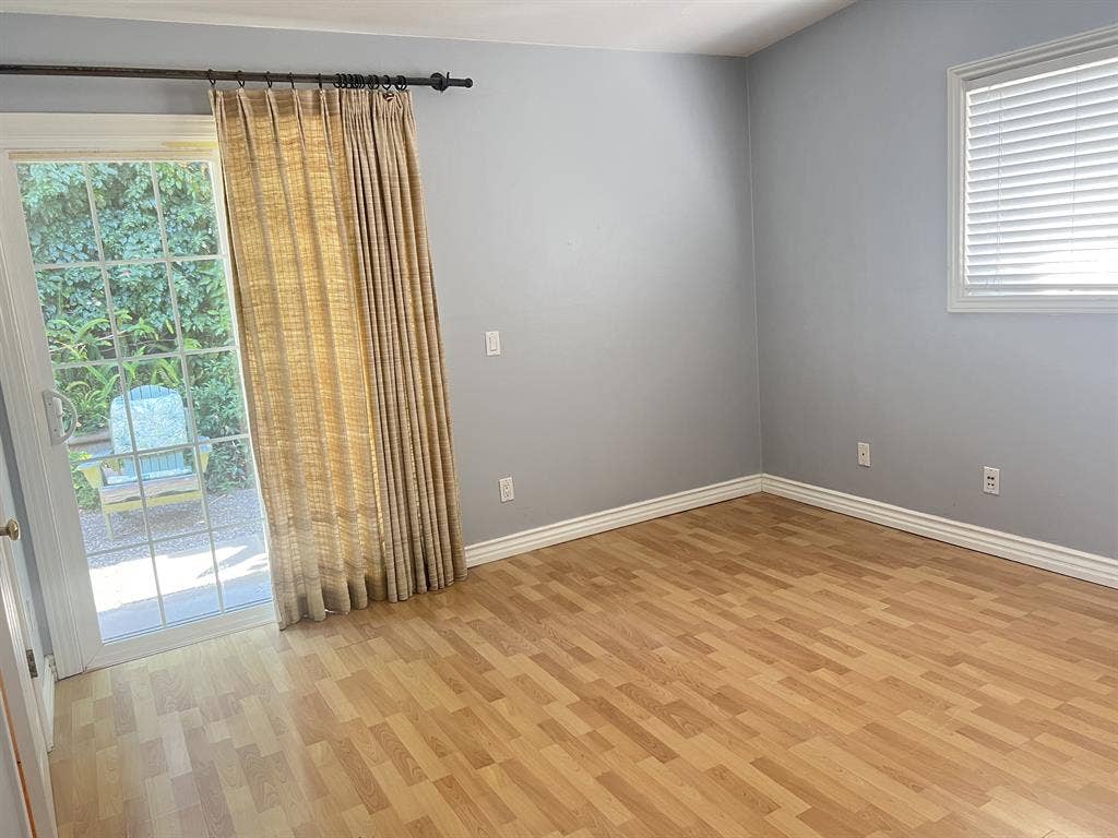 Large One Bedroom w private bath
