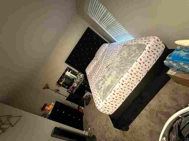 Bedroom for rent in a quiet area