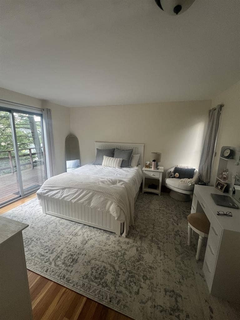 SUBLET FOR DOWNTOWN AMHERST