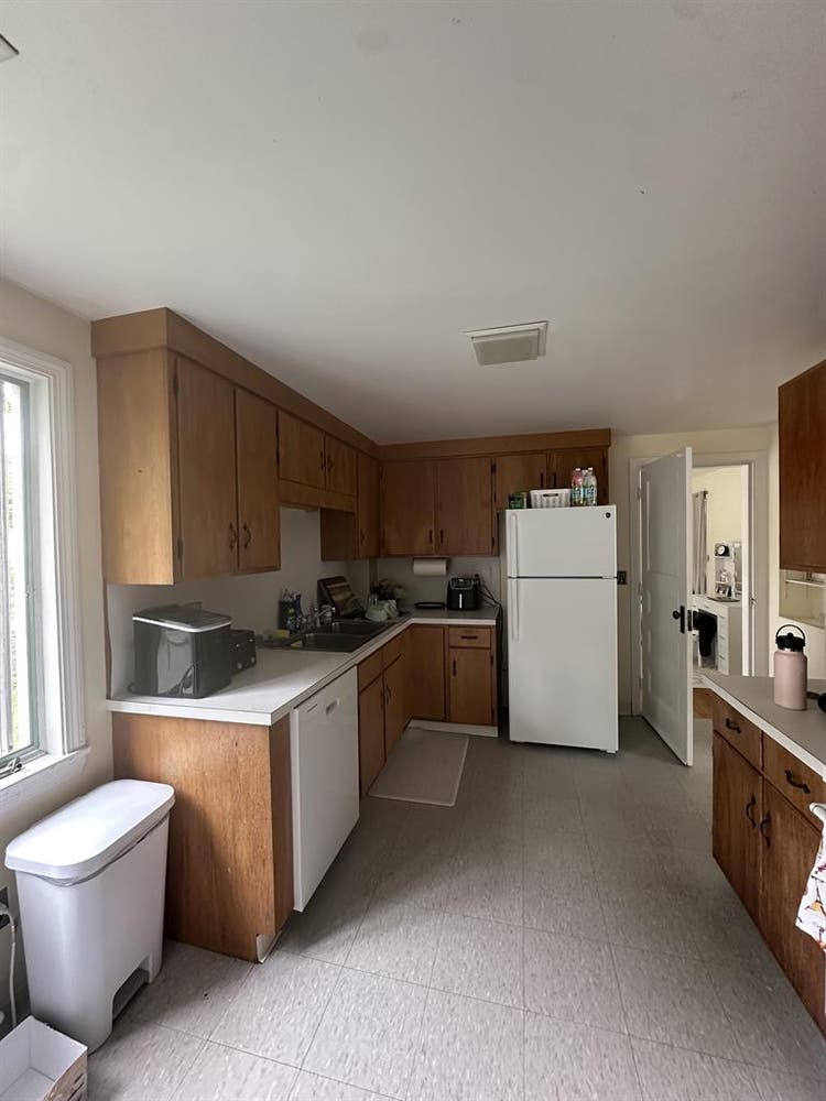 SUBLET FOR DOWNTOWN AMHERST