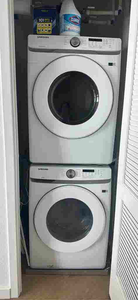 Room in Oakland for rent ASAP