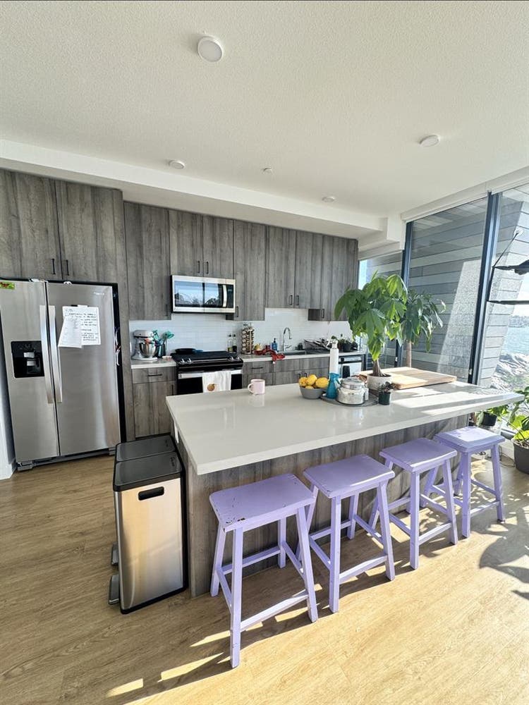 Room in Oakland for rent ASAP