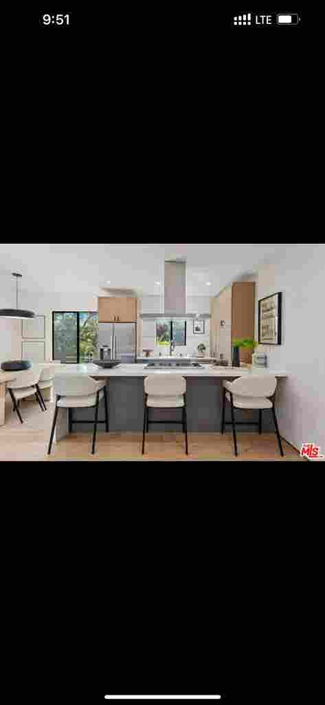Chic Newly Remodeled Condo Oasis