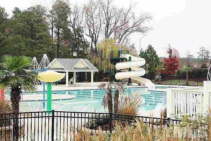 4 BR in Cary