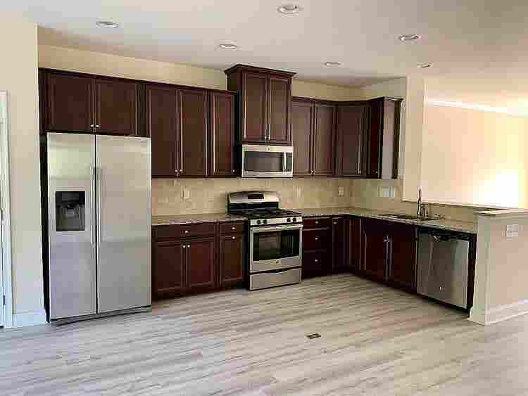 4 BR in Cary