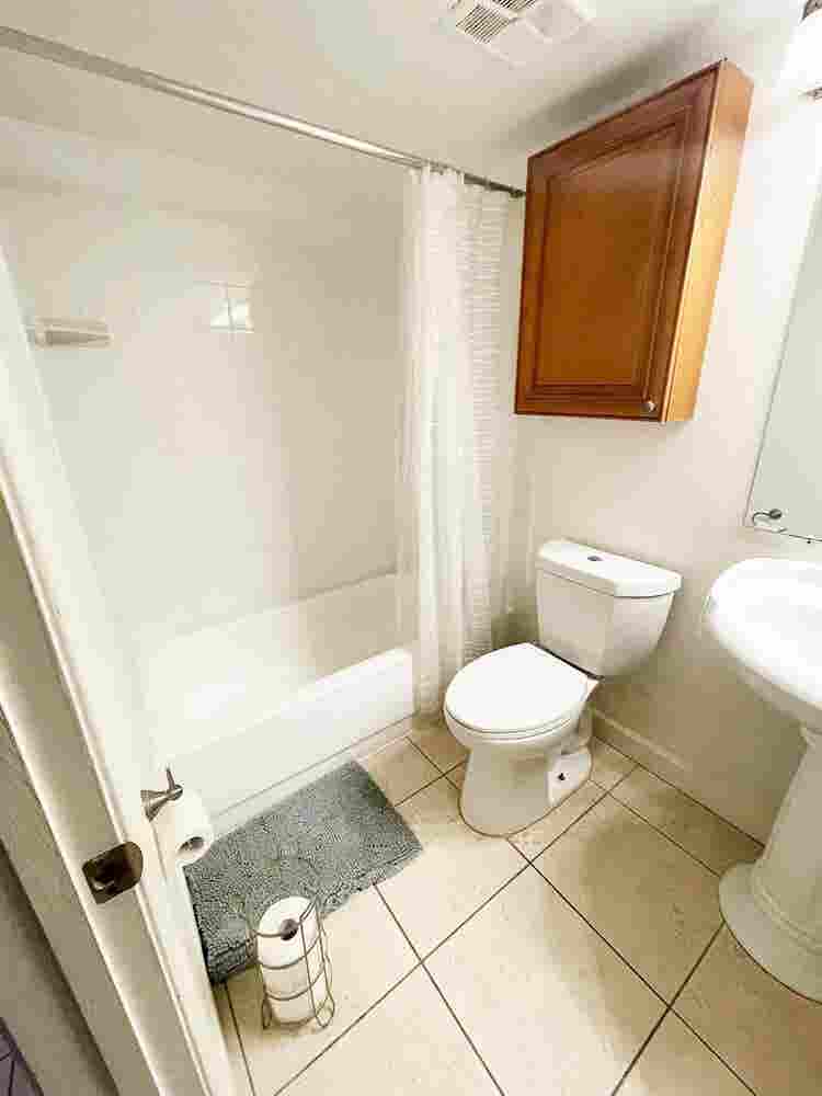 Private Bedroom/Bathroom Plantation