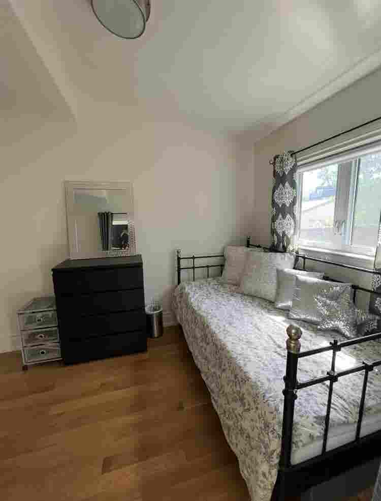 I bedroom in shared apartment