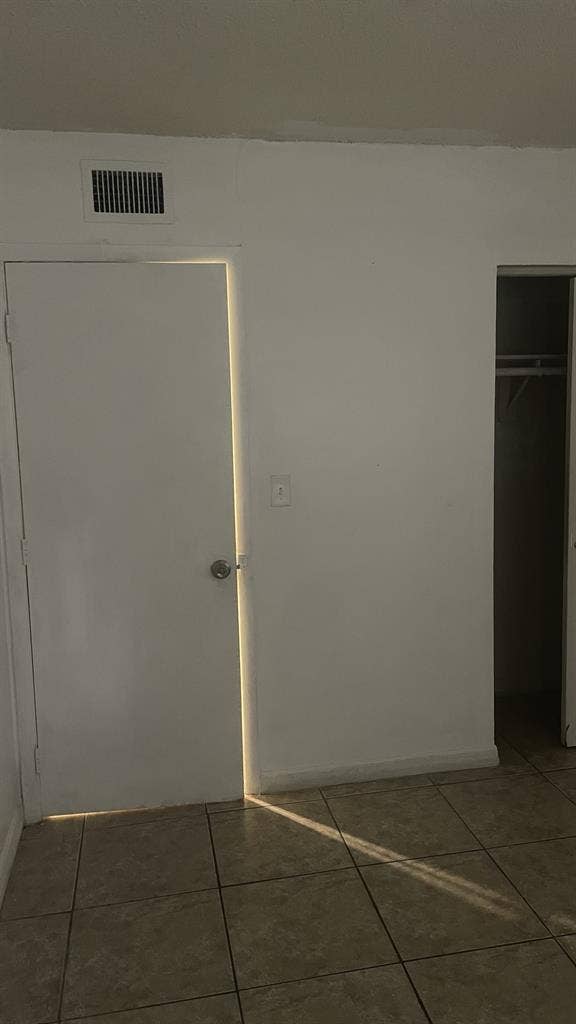 Room for rent in Oakland Park