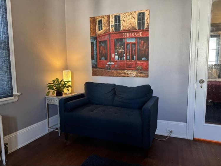 Spacious, fully furnished, bedroom