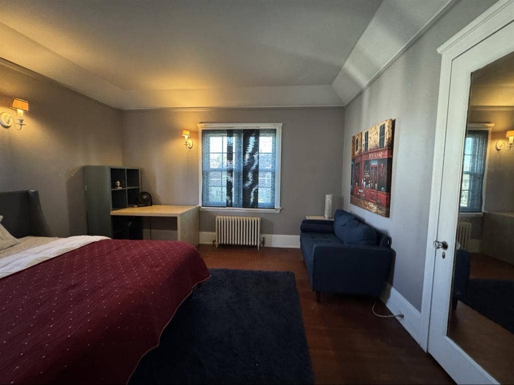 Spacious, fully furnished, bedroom