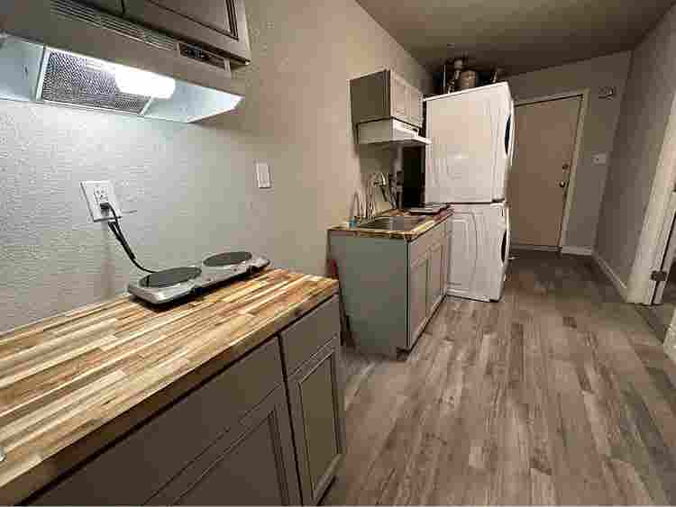 Private room/tiny studio Rancho