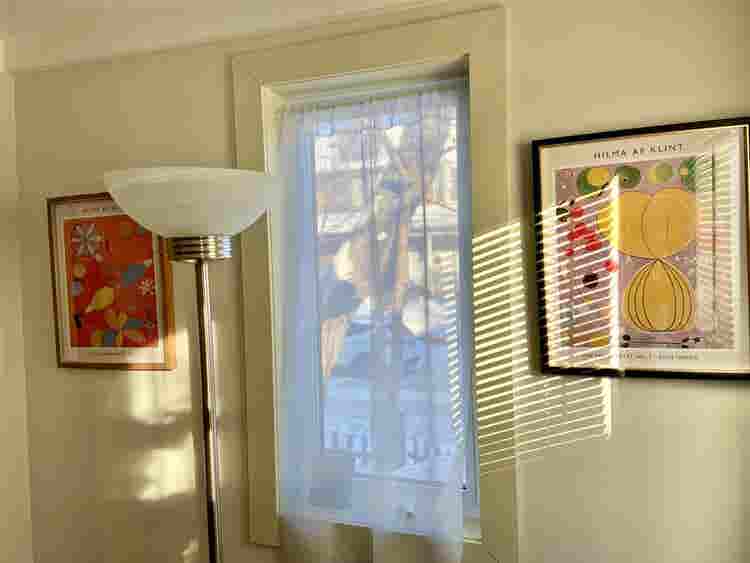 1bedroom plus den and sunroom.