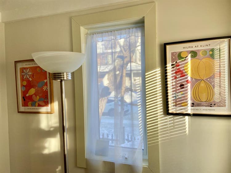 1bedroom plus den and sunroom.