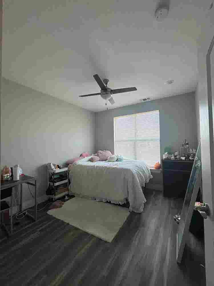 The quarters sublet 1 bed