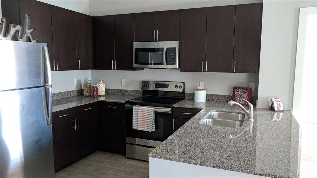 The quarters sublet 1 bed