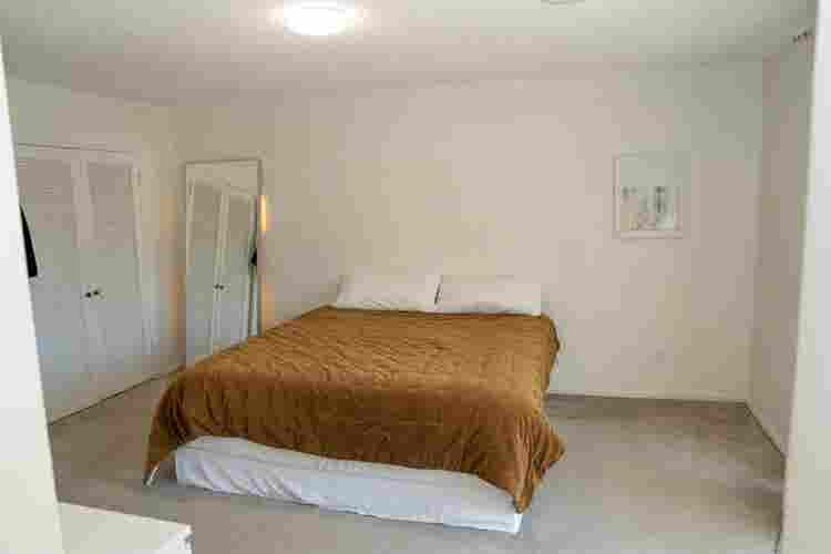 Private Master Bed and Bath (Noho)
