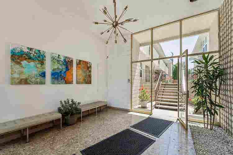 Private Master Bed and Bath (Noho)