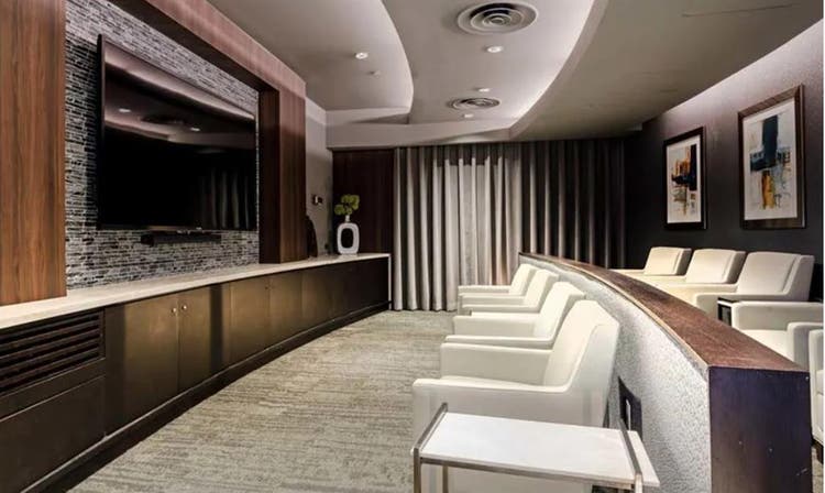Master Bedroom w/Private Bath