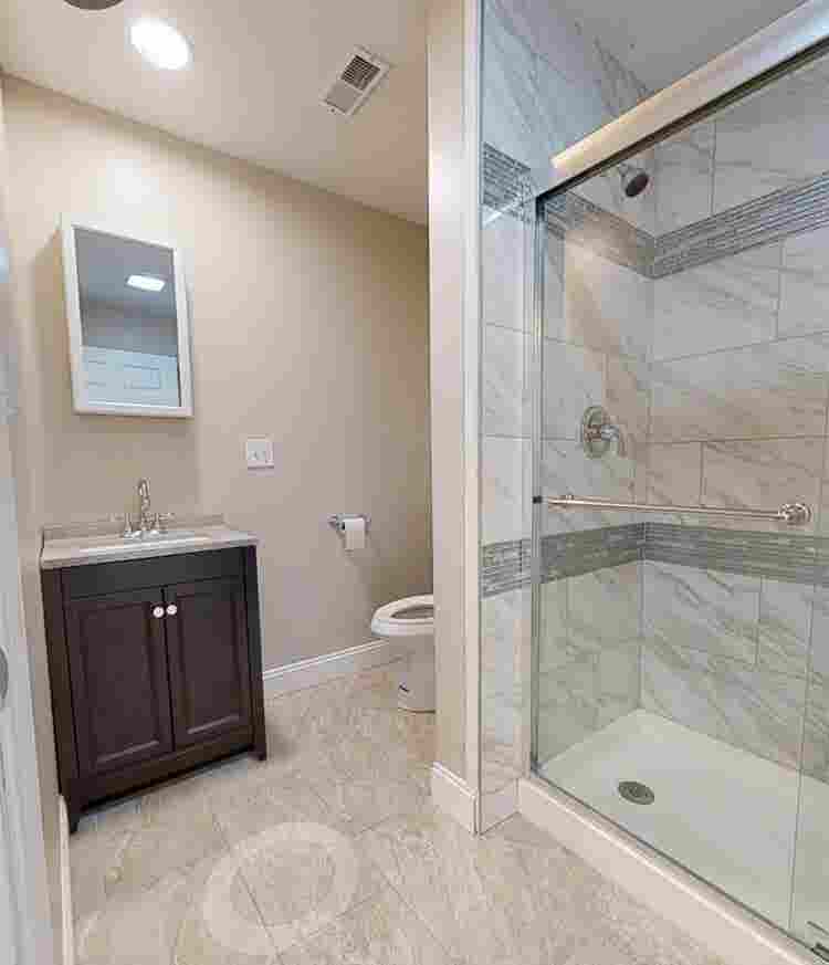 Looking for roommate Fall