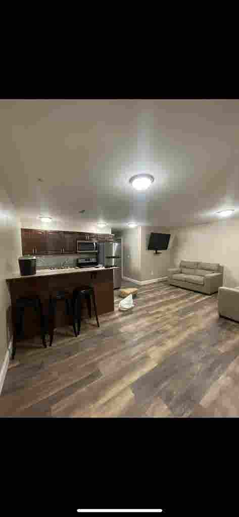 Looking for roommate Fall