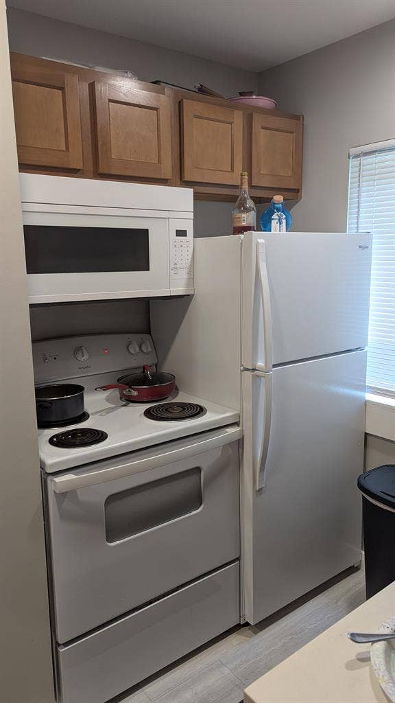 Lease take over -1BR Apt, Clifton