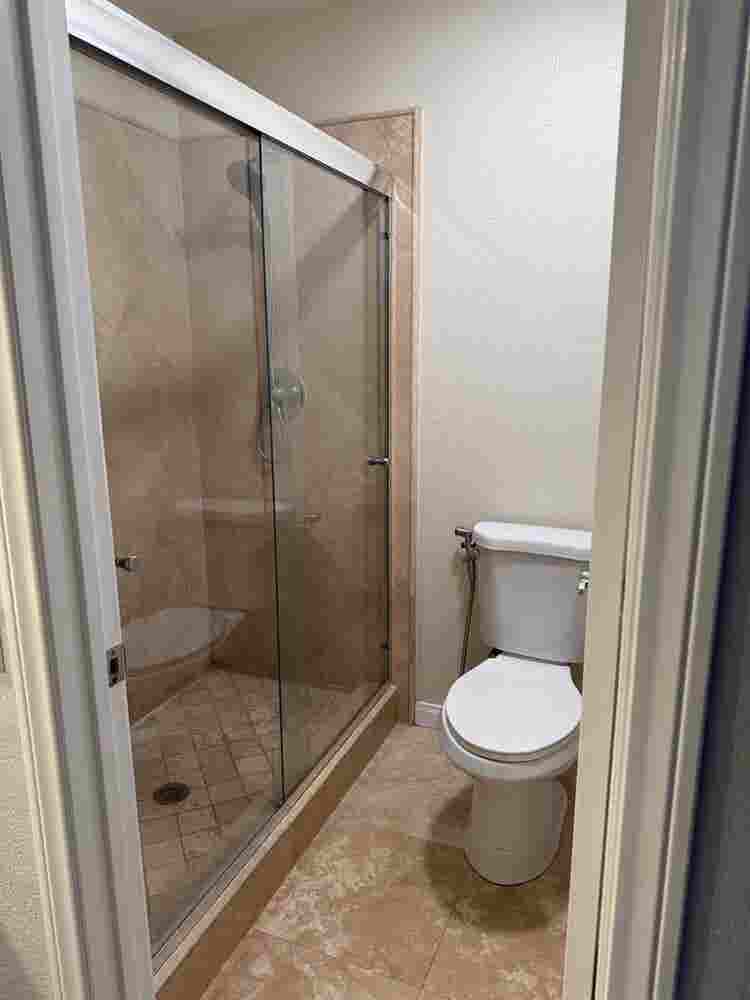 Spacious Bedroom with Private BTH