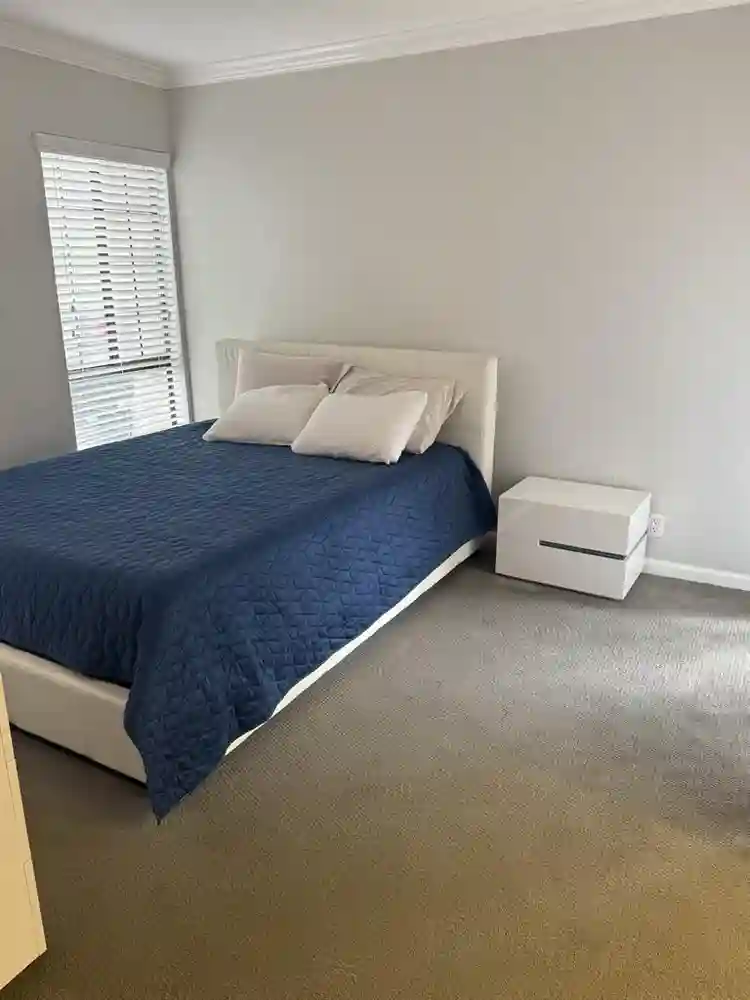 Spacious Bedroom with Private BTH