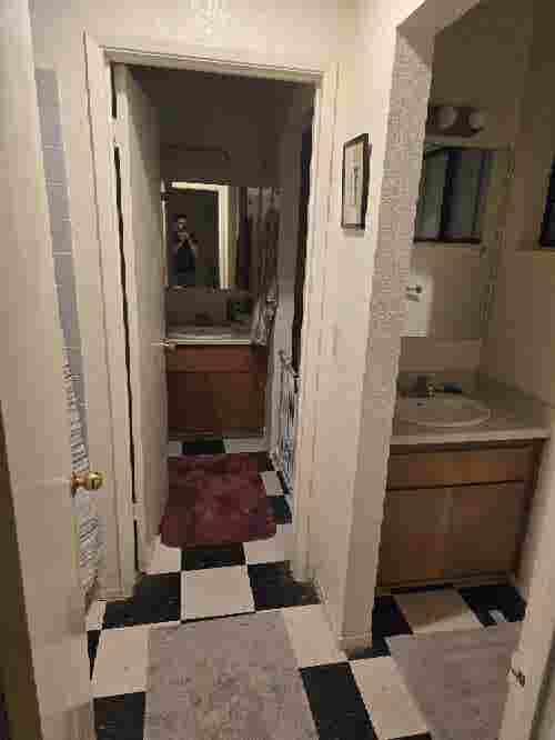 Seeking Responsible Roommate