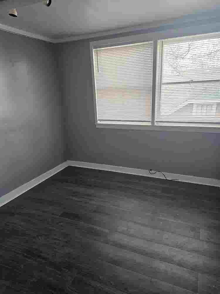 Room in NE GR, Riverside Park