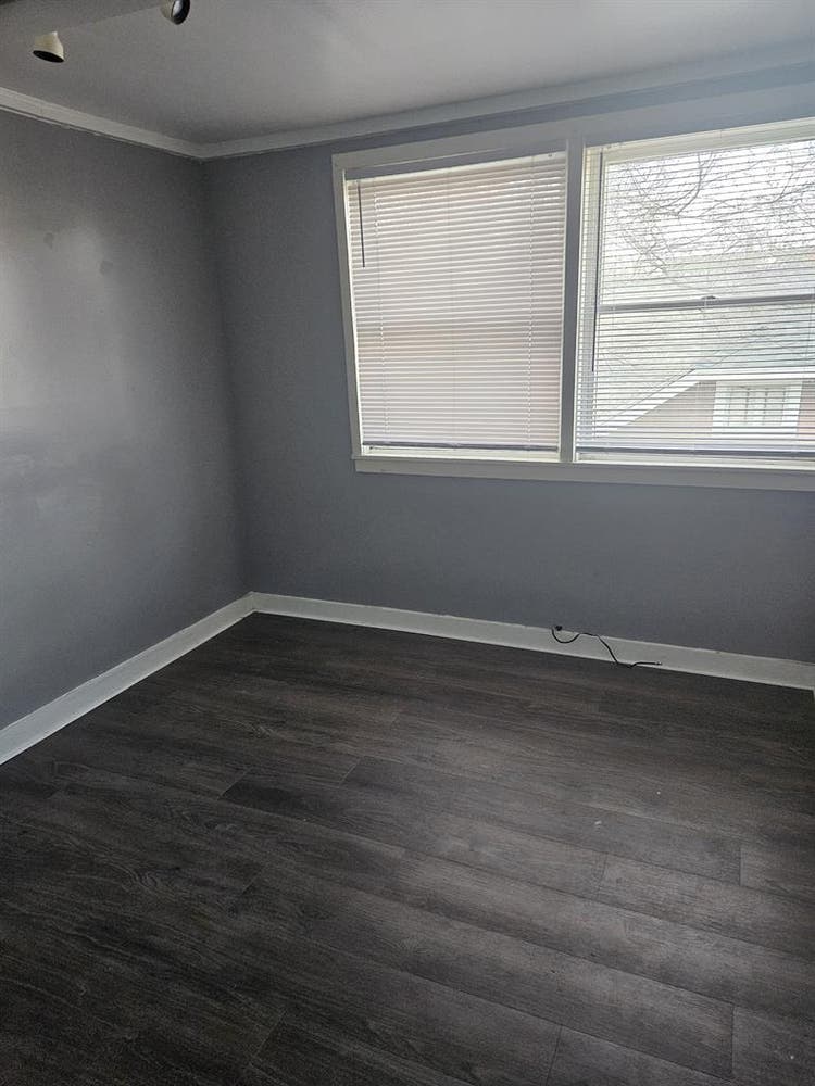 Room in NE GR, Riverside Park