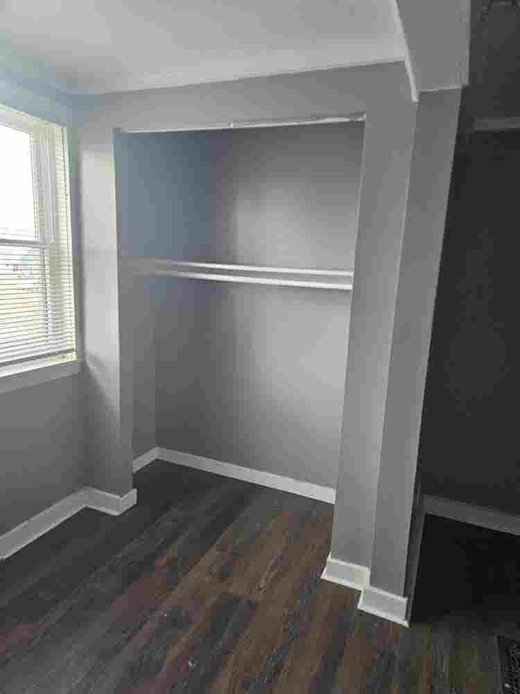 Room in NE GR, Riverside Park