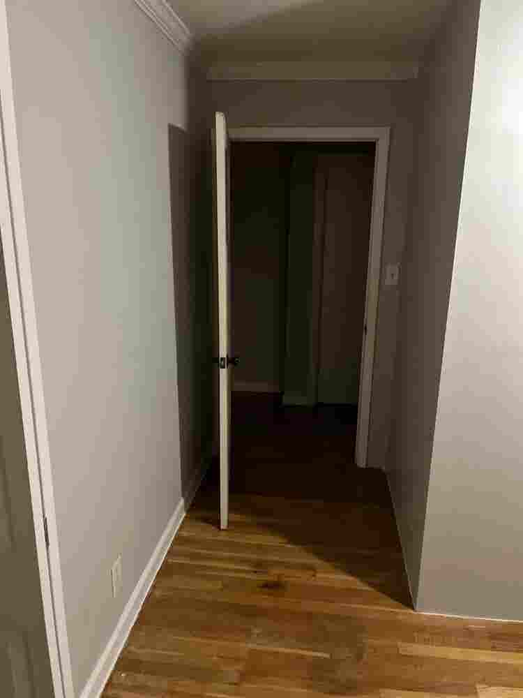 Bedroom w/bathroom