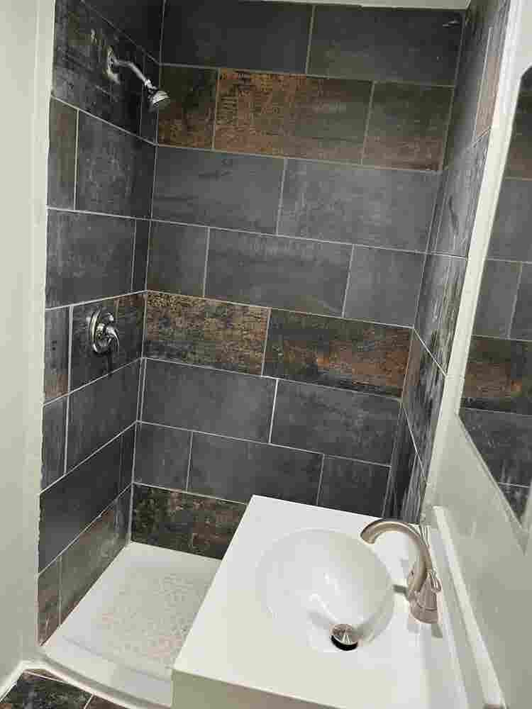 Bedroom w/bathroom