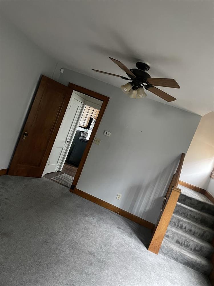 In need of roommate before October