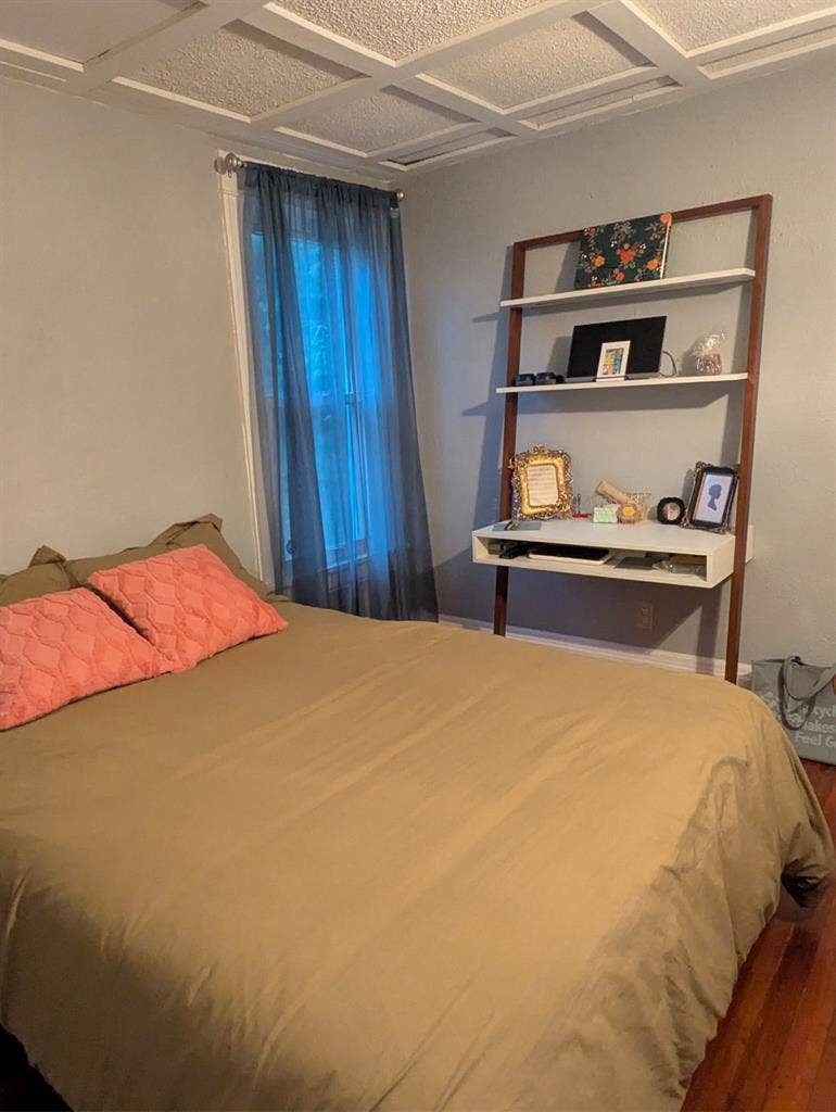 Housemate for 4br house