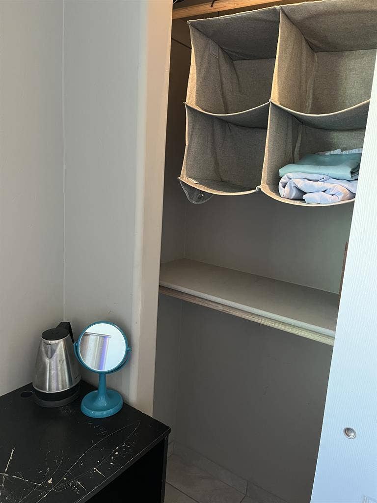 Room For Rent Near Freeway