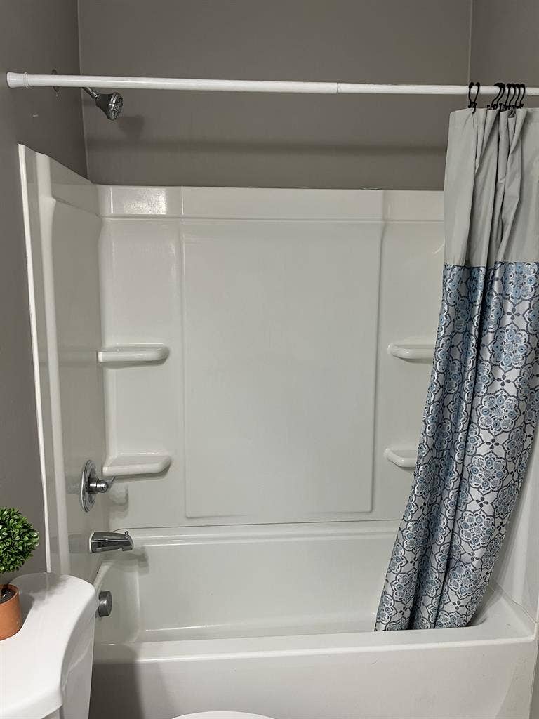 Room For Rent Near Freeway