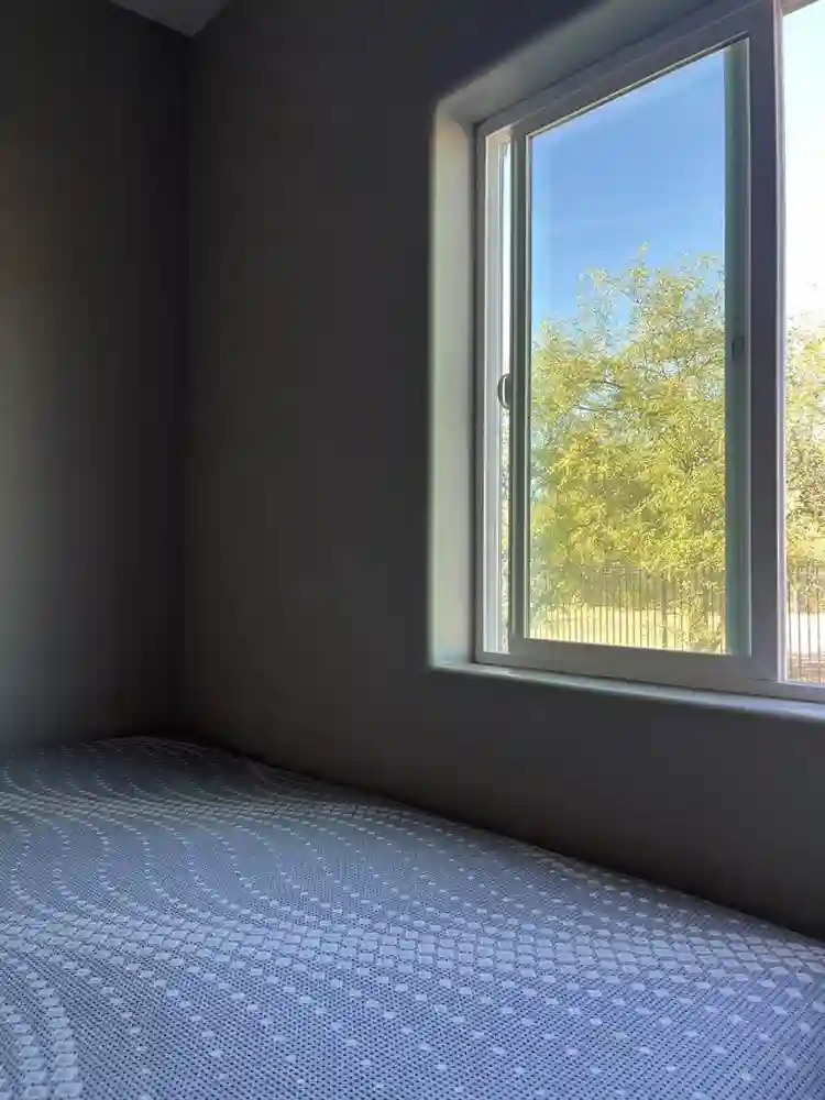 Room For Rent Near Freeway