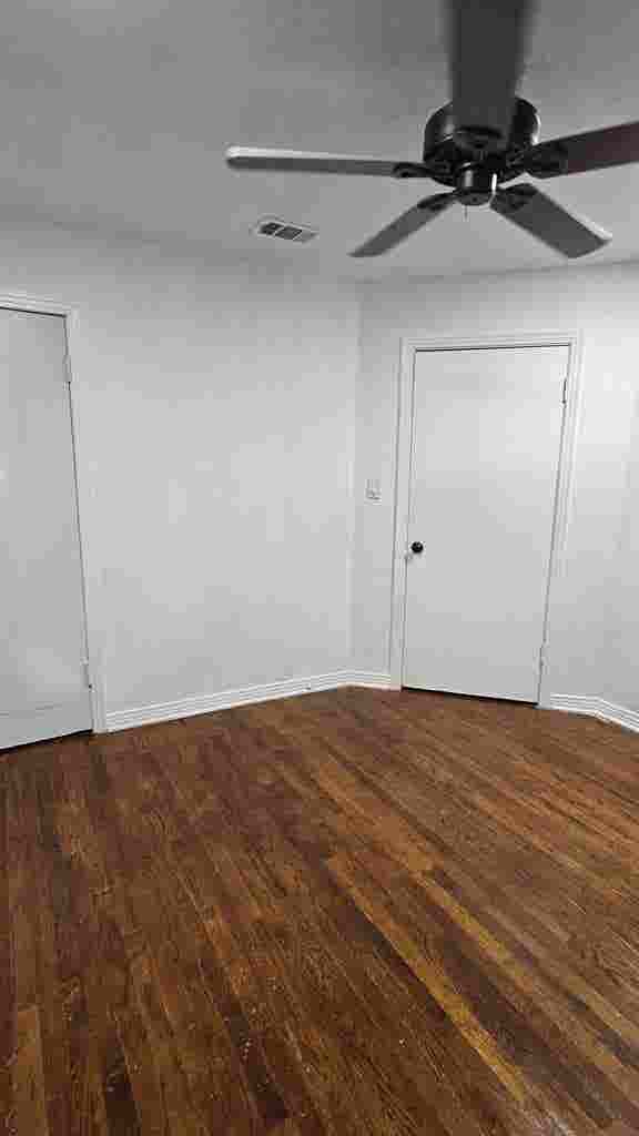 Room for rent in corner lot
