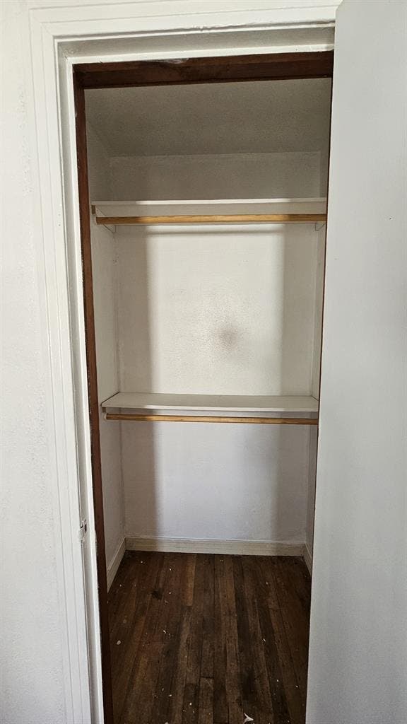Room for rent in corner lot