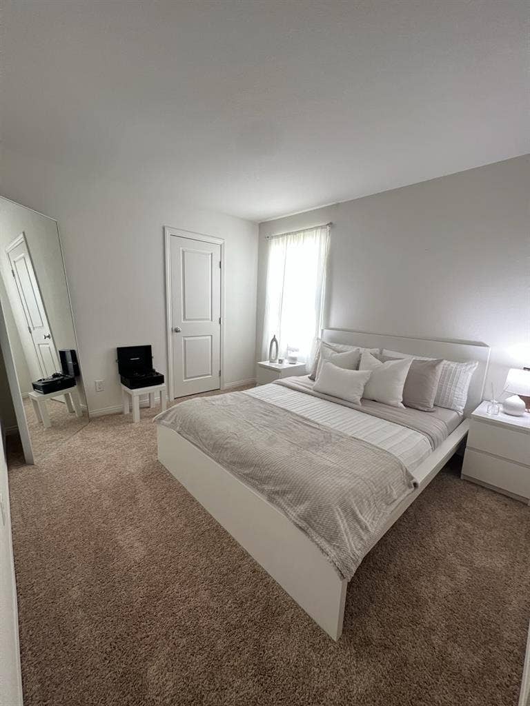 Furnished private room available