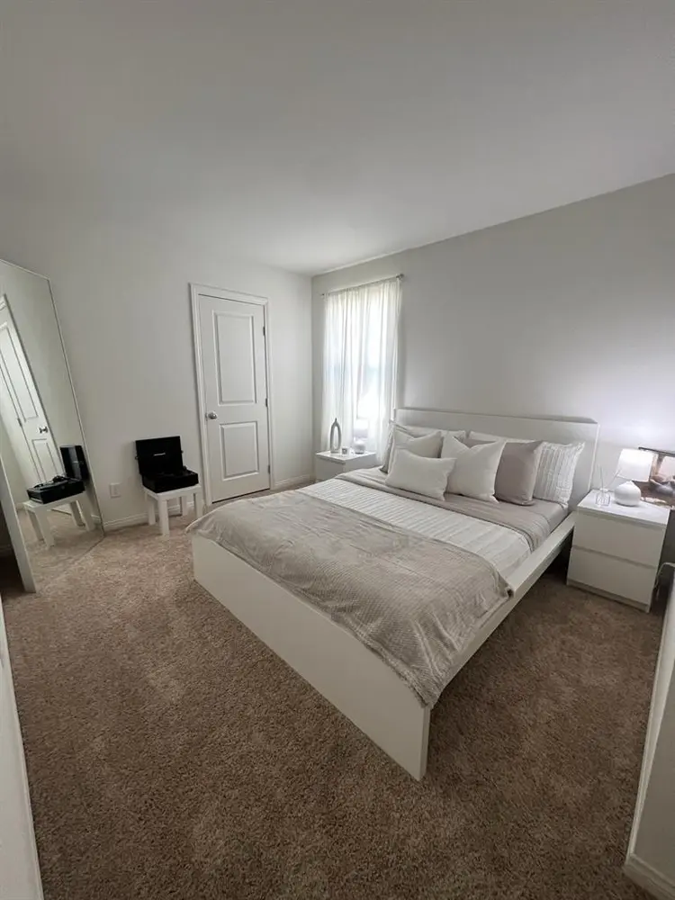 Furnished private room available